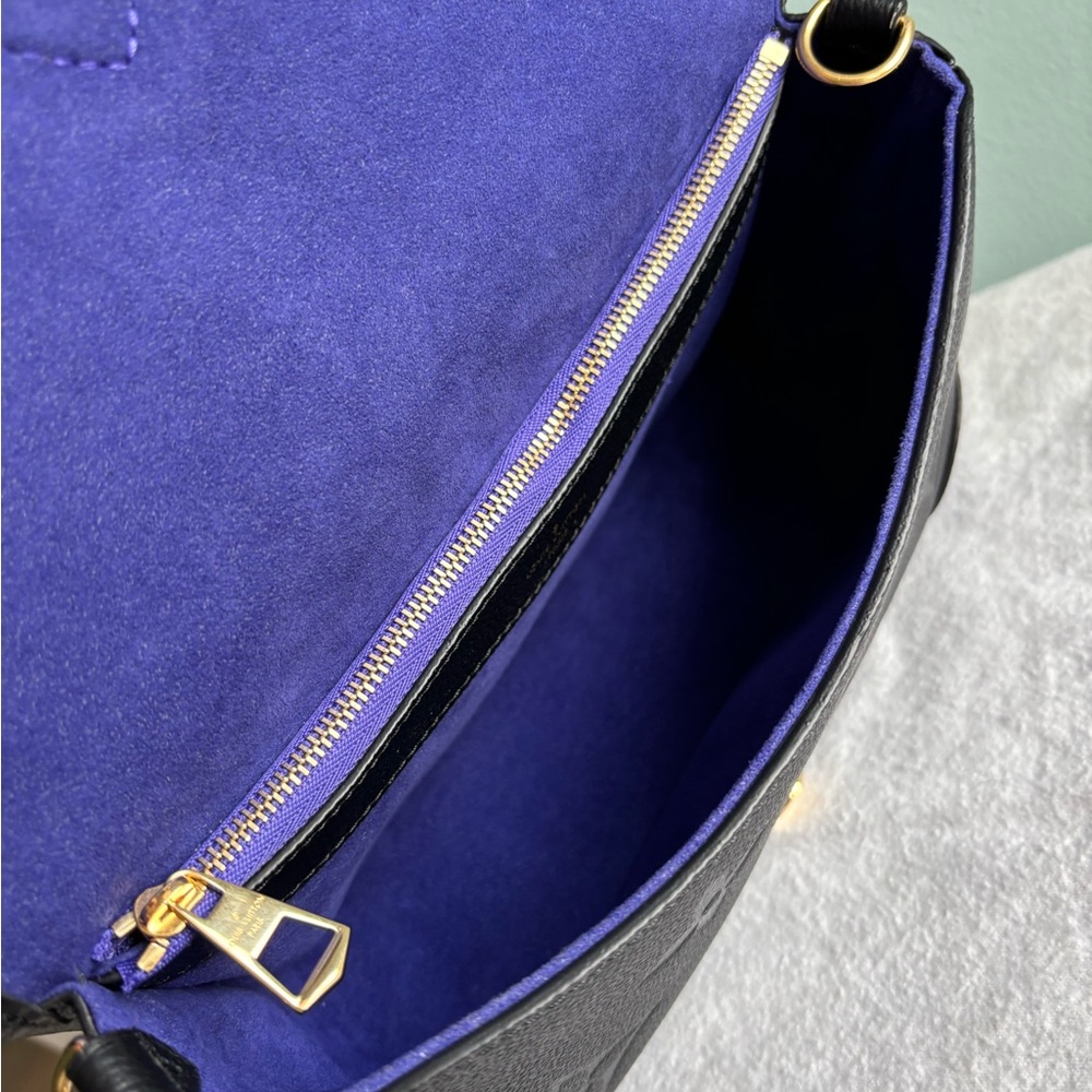 ❌SOLD ⭐️AUTHENTIC LOUIS VUITTON DIANE CONVERTIBLE CROSSBODY ⭐️ - Picture 8 of 16